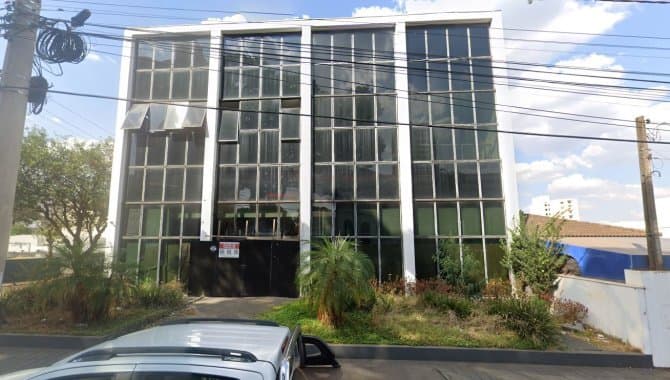 Comercial em leilão em Araraquara - SP — Prédio Comercial - Araraquara-SP - Rua Padre Duarte, 1492, esquina com Av. Duque de Caxias - Centro