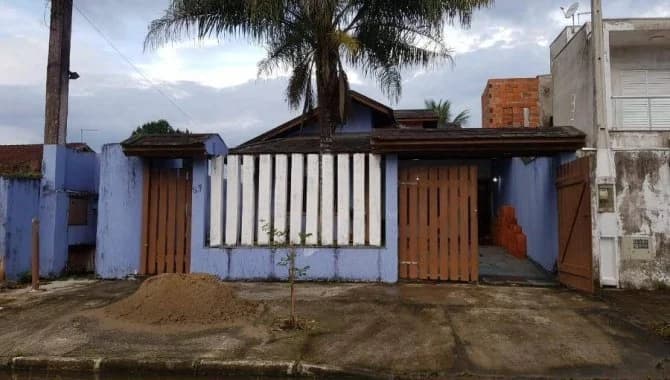 Casa em leilão em Caraguatatuba - SP — Casa, Padrão, 3 Vaga(S) de Garagem
