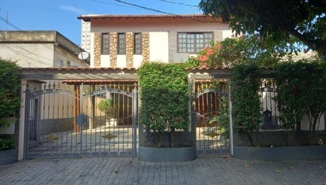 Casa em leilão em Nova Iguaçu - RJ — Casa 173 m² - Da Luz - Nova Iguaçu - RJ