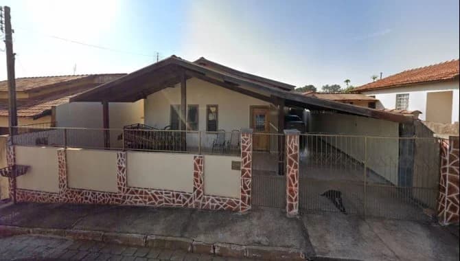 Casa em leilão em Cerqueira César - SP — Parte Ideal de Casa em Terreno de 300 m² - Santa Ines - Cerqueira César - SP