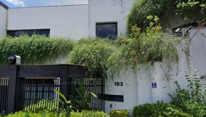 Casa em leilão em São Paulo - SP — Casa de Luxo e Terreno 860 m² (próx. ao Palácio dos Bandeirantes) - Morumbi - São Paulo - SP