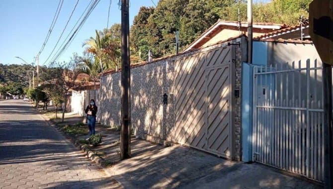 Foto 2 de 33: Casa em leilão em Passa Quatro - MG — Casa, Padrão, 2 Vaga(S) de Garagem