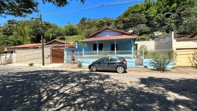 Foto 27 de 33: Casa em leilão em Passa Quatro - MG — Casa, Padrão, 2 Vaga(S) de Garagem