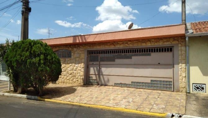 Foto 1 de 15: Casa em leilão em Itirapina - SP — Casa, Padrão, 1 Vaga(S) de Garagem