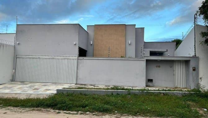 Foto 1 de 17: Casa em leilão em Pau Dos Ferros - RN — Casa, Padrão, 1 Vaga(S) de Garagem