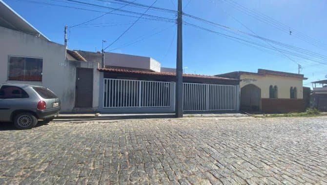 Foto 3 de 5: Casa em leilão em Formiga - MG — Casa, Padrão, 1 Vaga(S) de Garagem