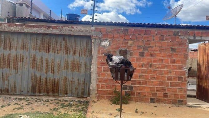 Foto 4 de 16: Casa em leilão em Petrolina - PE — Casa, Padrão, 1 Vaga(S) de Garagem