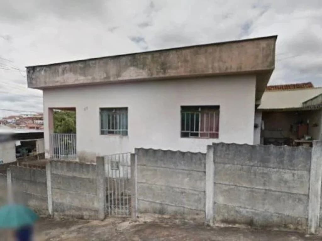Foto 4 de 5: Casa em leilão em Oliveira - MG — Casa 62 m² - Ivan Junqueira - Oliveira - MG