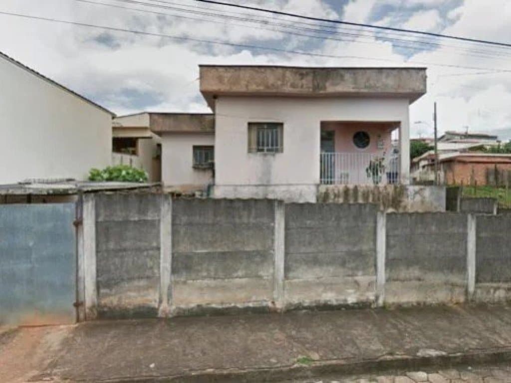 Foto 3 de 5: Casa em leilão em Oliveira - MG — Casa 62 m² - Ivan Junqueira - Oliveira - MG