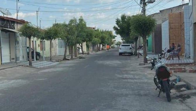 Foto 3 de 3: Casa em leilão em Iguatu - CE — Casa, Padrão, 1 Vaga(S) de Garagem