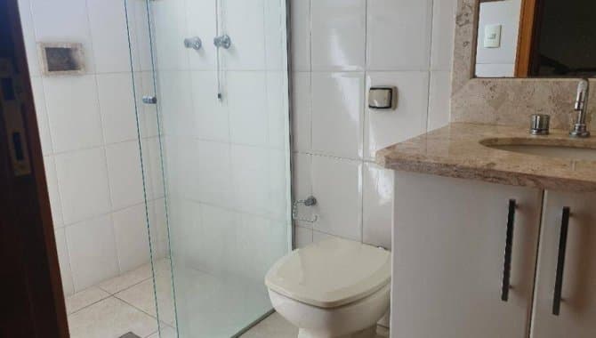 Foto 10 de 22: Casa em leilão em Marília - SP — Casa, Padrão, 1 Vaga(S) de Garagem