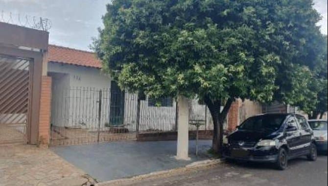 Foto 1 de 17: Casa em leilão em Marília - SP — Casa, Padrão, 0 Vaga(S) de Garagem