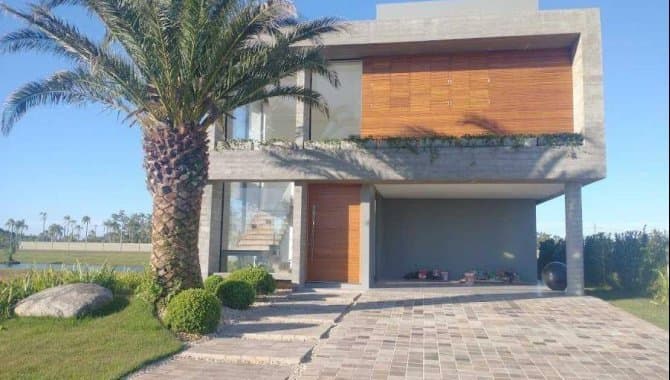 Foto 1 de 70: Casa em leilão em Torres - RS — Casa, em Condomínio, 0 Vaga(S) de Garagem