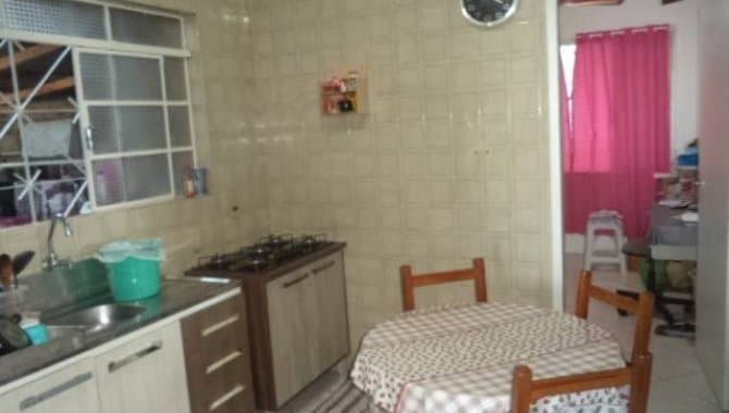 Foto 10 de 15: Casa em leilão em São José - SC — Casa, Padrão, 1 Vaga(S) de Garagem