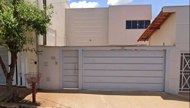 Casa em leilão em Rincão - SP — Casa 290 m² - Centro - Rincão - SP