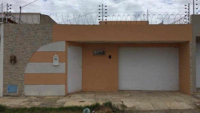 Foto 1 de 41: Casa em leilão em Sobral - CE — Casa, Padrão, 1 Vaga(S) de Garagem
