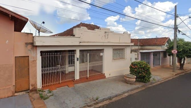 Foto 1 de 5: Casa em leilão em Frutal - MG — Casa em Terreno de 480 m² - Centro - Frutal - MG