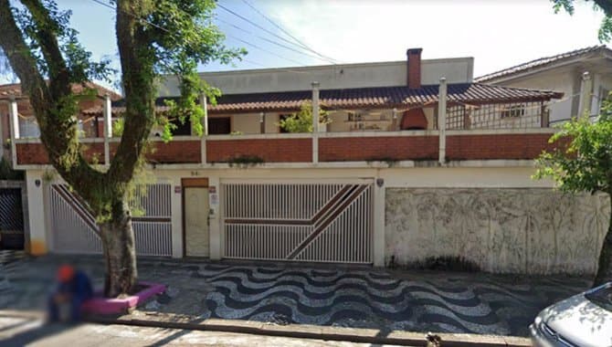 Casa em leilão em Santos - SP — Casa no Litoral com 411 m² - Vila Matias - Santos - SP