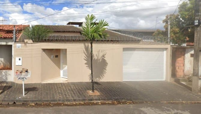 Foto 1 de 4: Casa em leilão em Uberlândia - MG — Casa 173 m² - Santa Mônica - Uberlândia - MG