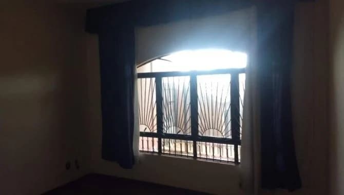 Foto 8 de 9: Casa em leilão em Londrina - PR — Casa, Padrão, 1 Vaga(S) de Garagem
