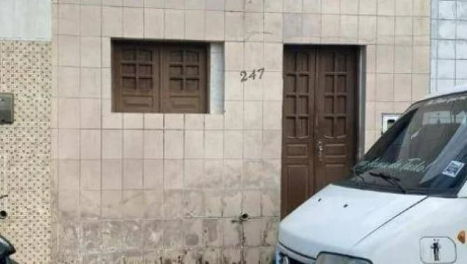 Casa em leilão em Bezerros - PE — Casa 77 m² - São Sebastião - Bezerros - PE