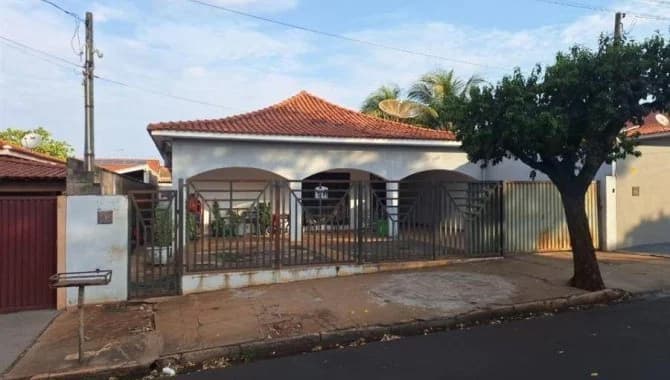 Casa em leilão em Nova Europa - SP — Casa 168 m² - Jardim Macias - Nova Europa - SP