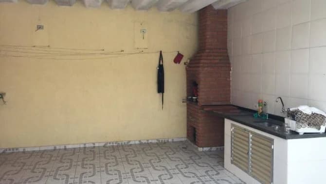Foto 4 de 25: Casa em leilão em São Paulo - SP — Casa, Padrão, 1 Vaga(S) de Garagem