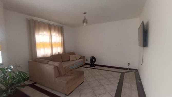Foto 10 de 27: Casa em leilão em Itaboraí - RJ — Casa, Padrão, 0 Vaga(S) de Garagem