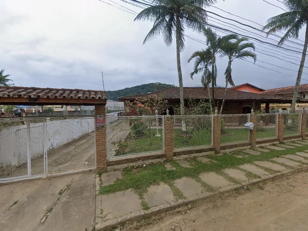 Foto 2 de 6: Casa em leilão em Ubatuba - SP — Casa 239 m² (área construída) e 768 m² (área total) - Balneário Maranduba - Ubatuba - SP
