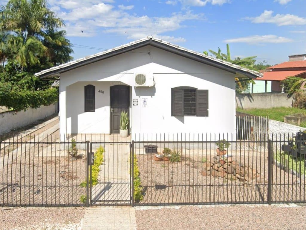 Foto 2 de 5: Casa em leilão em Criciúma - SC — Casa em Terreno de 325 m² - Rio Maina - Criciúma - SC