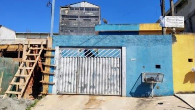Foto 1 de 3: Casa em leilão em Santana De Parnaíba - SP — Casa 66 m² - Cidade São Pedro - Gleba B - Santana de Parnaíba - SP