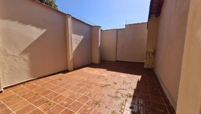 Foto 3 de 11: Casa em leilão em Barretos - SP — Casa, Padrão, 1 Vaga(S) de Garagem