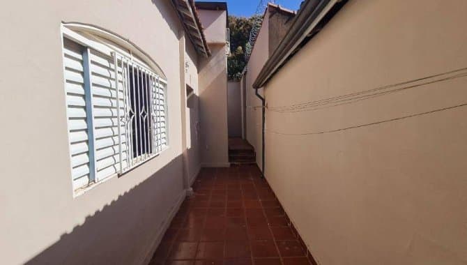 Foto 7 de 11: Casa em leilão em Barretos - SP — Casa, Padrão, 1 Vaga(S) de Garagem