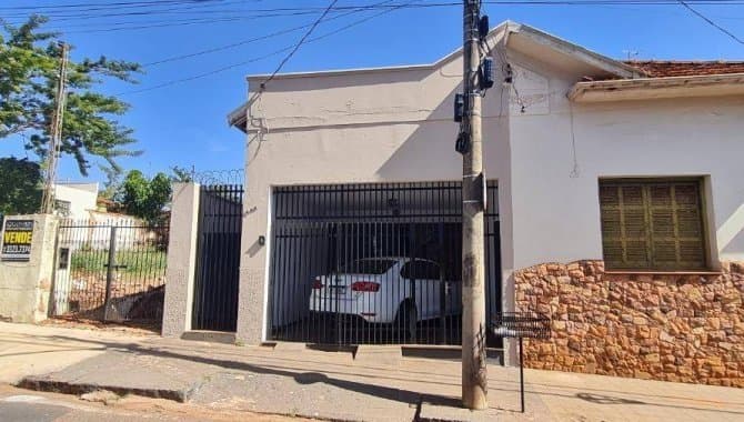 Casa em leilão em Barretos - SP — Casa 167 m² - Centro - Barretos - SP