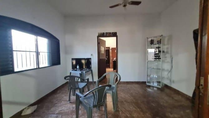 Foto 6 de 11: Casa em leilão em Barretos - SP — Casa, Padrão, 1 Vaga(S) de Garagem