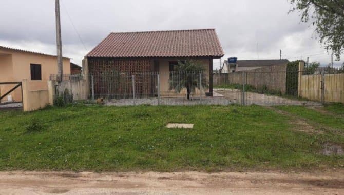 Foto 5 de 38: Casa em leilão em Pelotas - RS — Casa, Padrão, 1 Vaga(S) de Garagem