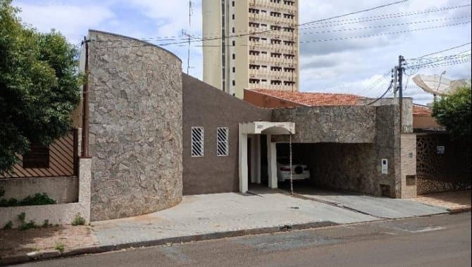 Foto 1 de 22: Casa em leilão em Fernandópolis - SP — Casa, Padrão, 0 Vaga(S) de Garagem
