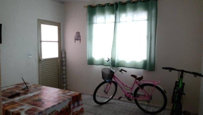 Foto 15 de 19: Casa em leilão em Pindamonhangaba - SP — Casa, Padrão, 1 Vaga(S) de Garagem