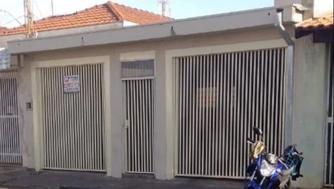Foto 3 de 22: Casa em leilão em Jaboticabal - SP — Casa, Padrão, 0 Vaga(S) de Garagem