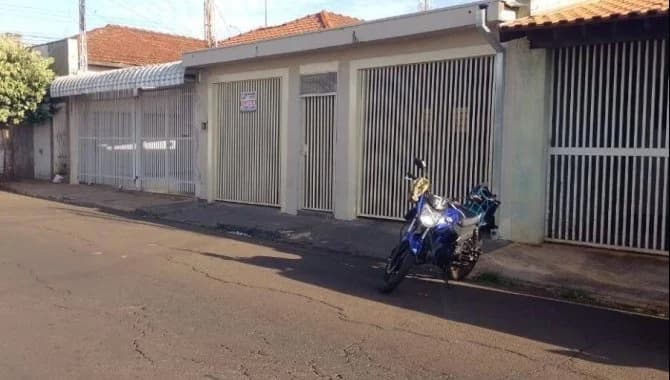 Foto 2 de 22: Casa em leilão em Jaboticabal - SP — Casa, Padrão, 0 Vaga(S) de Garagem