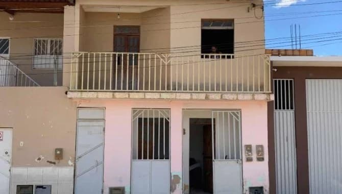 Foto 1 de 17: Casa em leilão em Irecê - BA — Casa, Padrão, 0 Vaga(S) de Garagem