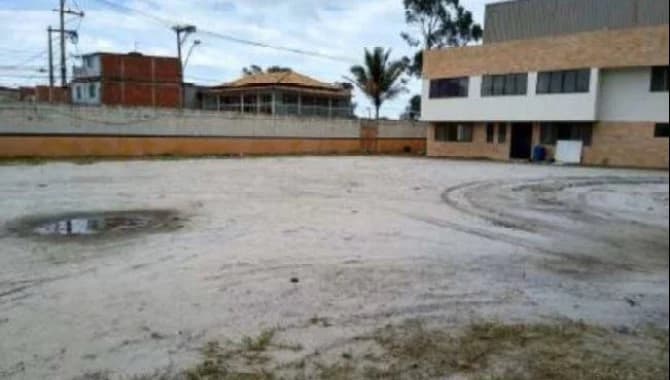 Foto 4 de 10: Comercial em leilão em Macaé - RJ — Galpão 1.528 m² (10 vagas) - Lagomar - Macaé - RJ