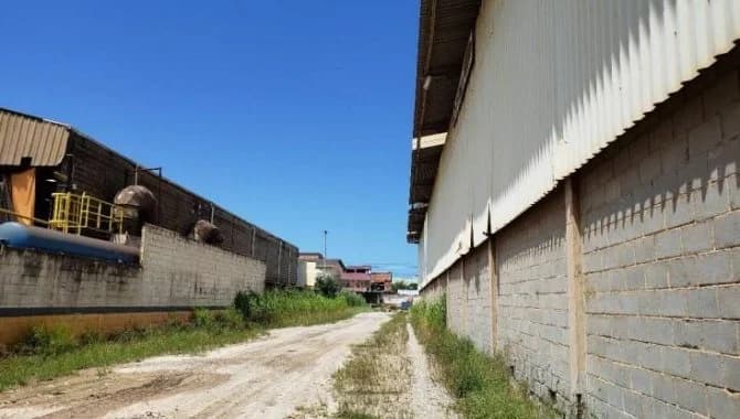 Foto 3 de 10: Comercial em leilão em Macaé - RJ — Galpão 1.528 m² (10 vagas) - Lagomar - Macaé - RJ