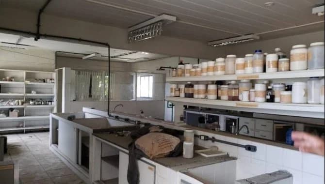 Foto 8 de 10: Comercial em leilão em Macaé - RJ — Galpão 1.528 m² (10 vagas) - Lagomar - Macaé - RJ