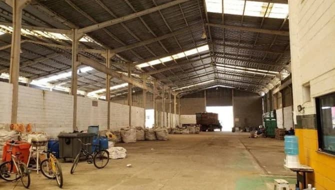 Foto 9 de 10: Comercial em leilão em Macaé - RJ — Galpão 1.528 m² (10 vagas) - Lagomar - Macaé - RJ