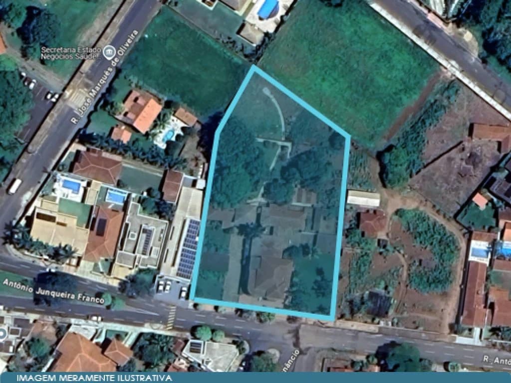 Foto 2 de 7: Casa em leilão em Colina - SP — Casa e Terreno 4.723 m² - Centro - Colina - SP