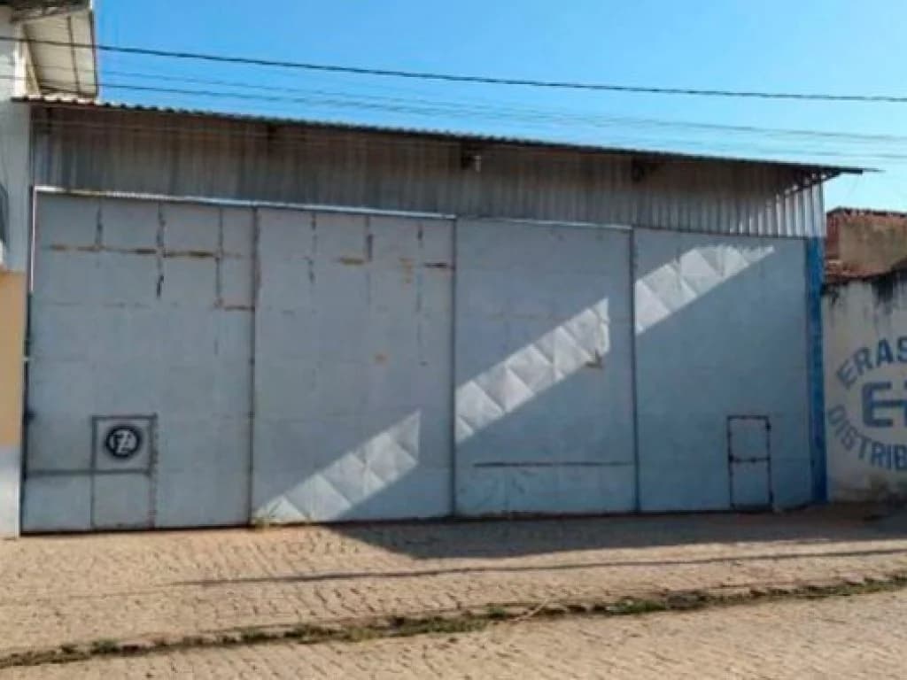 Foto 2 de 6: Comercial em leilão em Cedro - CE — Galpão com 1.254 m² - Fátima - Cedro - CE