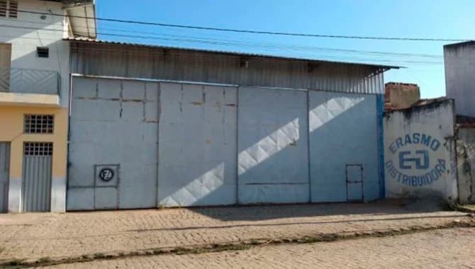 Comercial em leilão em Cedro - CE — Galpão com 1.254 m² - Fátima - Cedro - CE