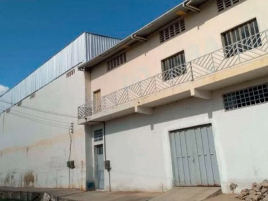 Foto 3 de 6: Comercial em leilão em Cedro - CE — Galpão com 1.254 m² - Fátima - Cedro - CE