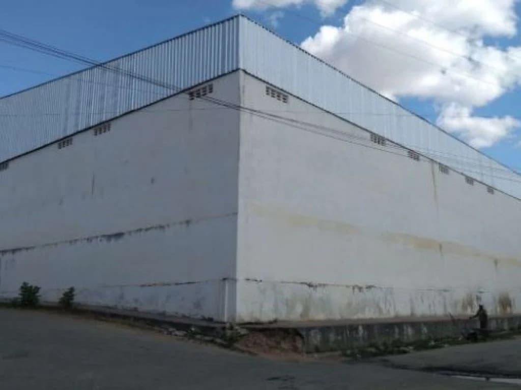 Foto 5 de 6: Comercial em leilão em Cedro - CE — Galpão com 1.254 m² - Fátima - Cedro - CE
